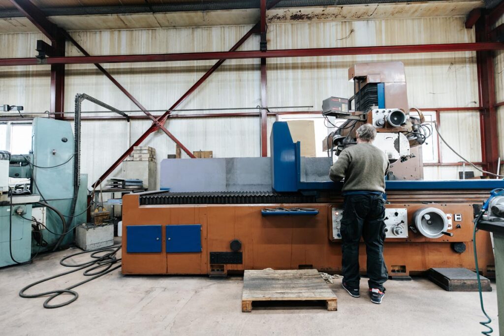 Machine traditionnelle de rectification 